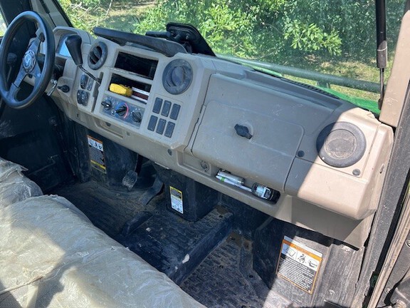 2023 John Deere XUV 835R ATV