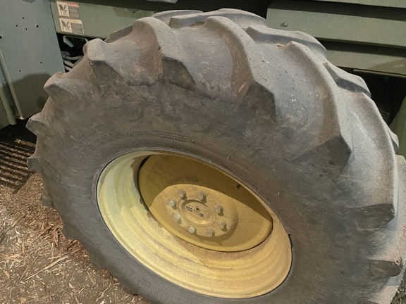 2000 John Deere 6850 Forage Harvester