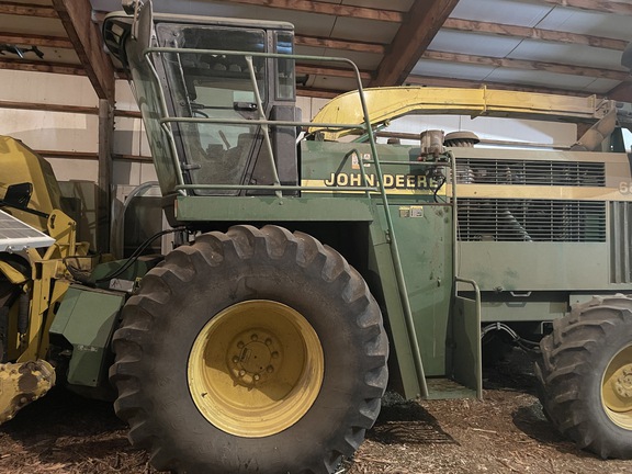 2000 John Deere 6850 Forage Harvester