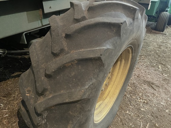 2000 John Deere 6850 Forage Harvester