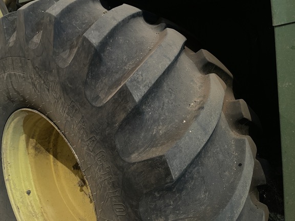 2000 John Deere 6850 Forage Harvester