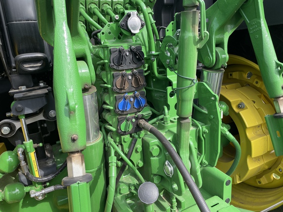 2025 John Deere 6R 195 Tractor