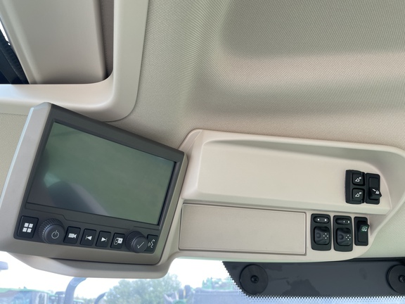 2025 John Deere 6R 195 Tractor