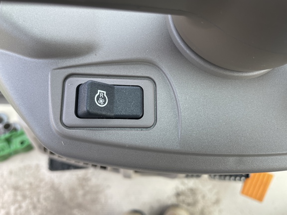 2025 John Deere 6R 195 Tractor