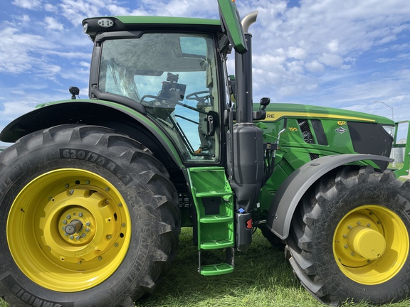 2025 John Deere 6R 195 Tractor