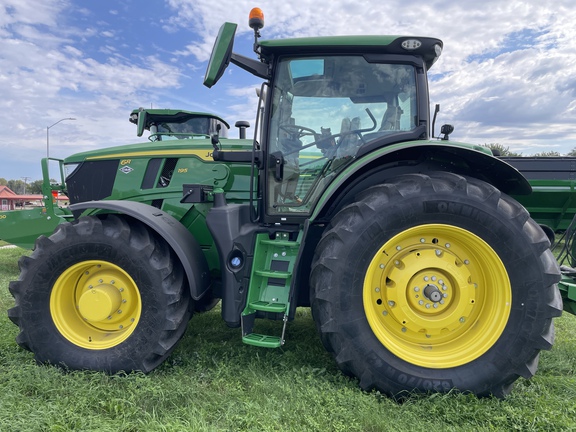 2025 John Deere 6R 195 Tractor