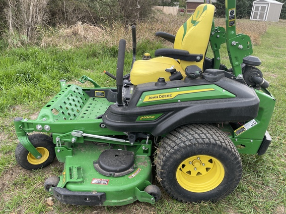 2025 John Deere Z950M Mower/Zero Turn