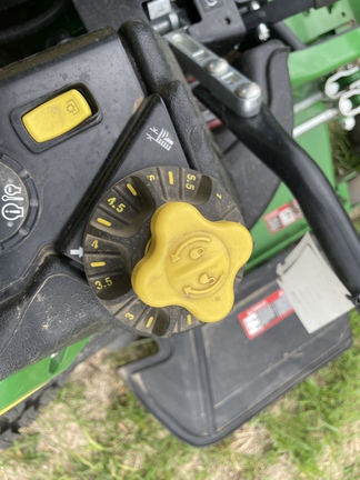 2025 John Deere Z950M Mower/Zero Turn