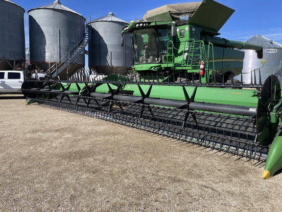 2017 John Deere 640FD Header Combine