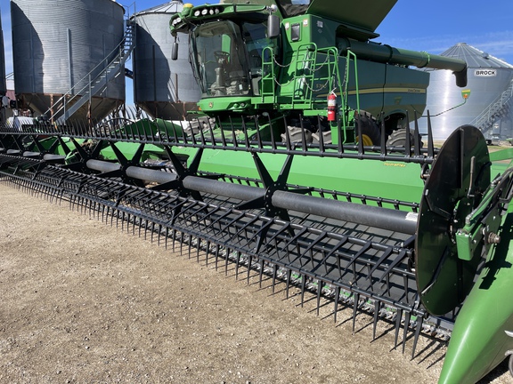 2017 John Deere 640FD Header Combine