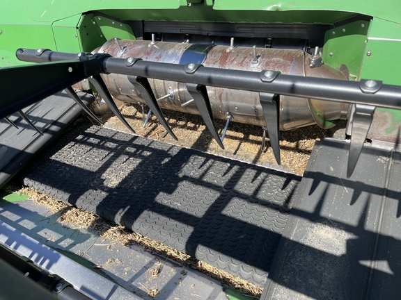 2017 John Deere 640FD Header Combine