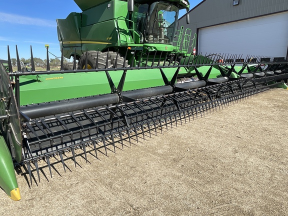 2017 John Deere 640FD Header Combine