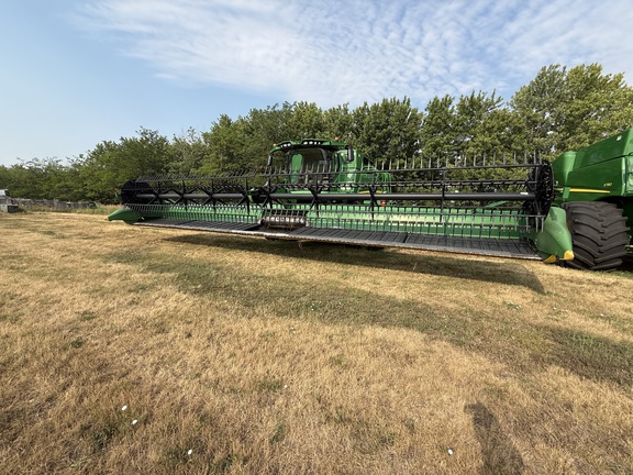2017 John Deere 640FD Header Combine