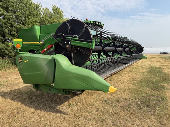 2017 John Deere 640FD Header Combine