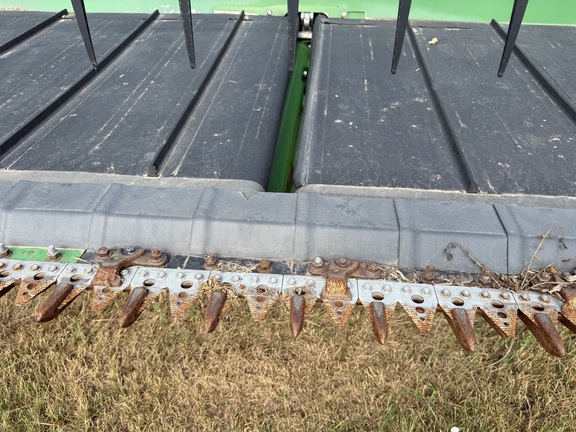 2017 John Deere 640FD Header Combine