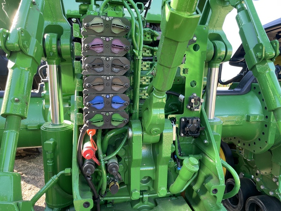 2025 John Deere 8RX 410 Tractor Rubber Track