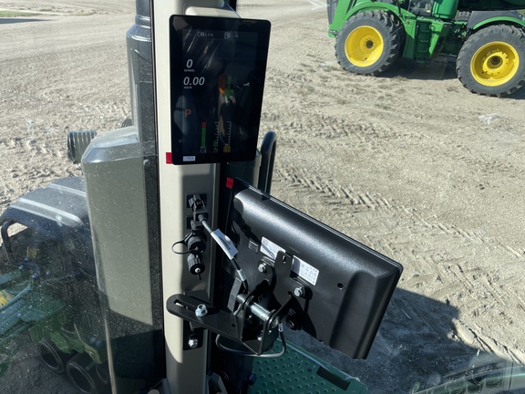 2025 John Deere 8RX 410 Tractor Rubber Track