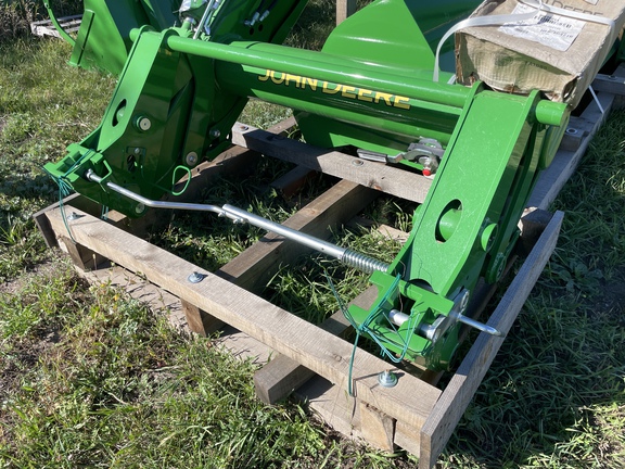 2025 John Deere 7R 250 Tractor