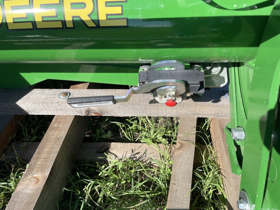 2025 John Deere 7R 250 Tractor