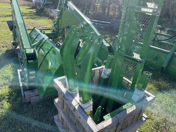 2025 John Deere 7R 250 Tractor