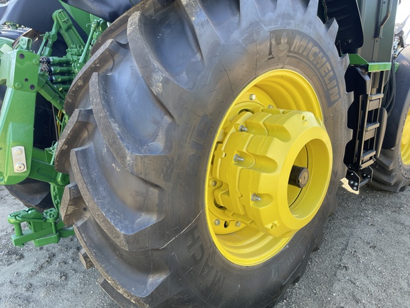 2025 John Deere 7R 250 Tractor