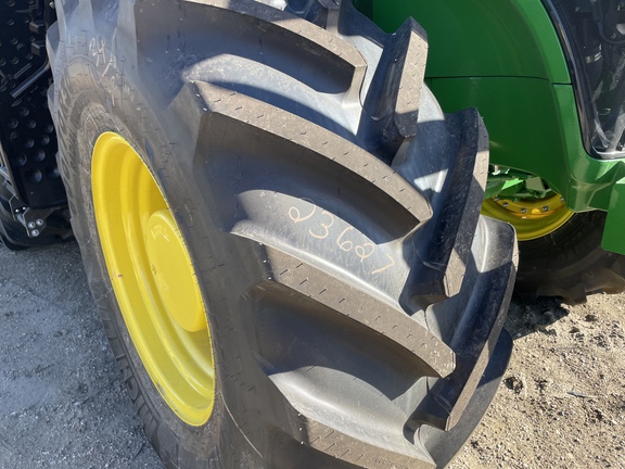 2025 John Deere 7R 250 Tractor