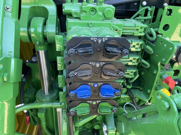 2025 John Deere 7R 250 Tractor