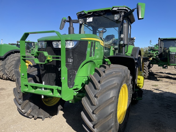 2025 John Deere 7R 250 Tractor