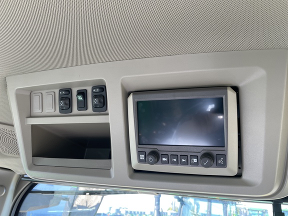 2025 John Deere 7R 250 Tractor