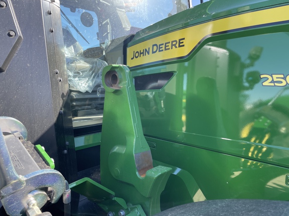 2025 John Deere 7R 250 Tractor