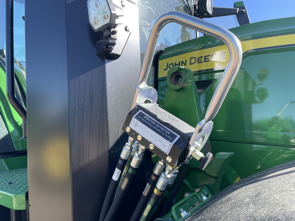 2025 John Deere 7R 250 Tractor