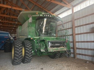 2015 John Deere S680 Combine