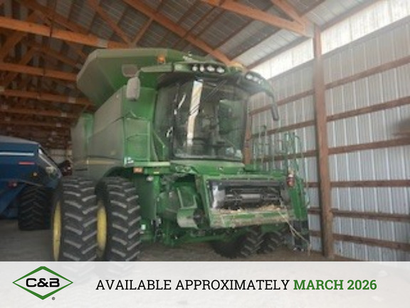 2015 John Deere S680 Combine