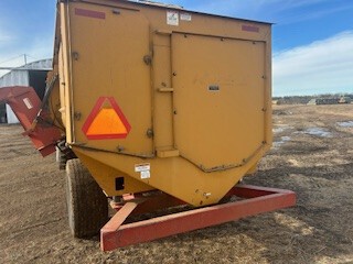 2000 Misc 3036 Feed Wagon