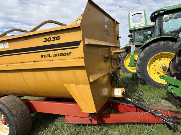2000 Misc 3036 Feed Wagon