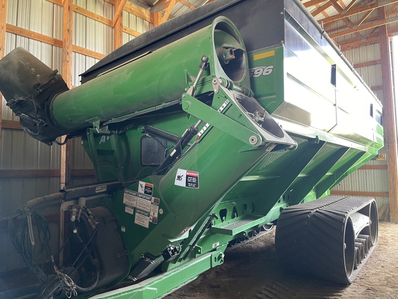 2022 Brent 1596 Grain Cart