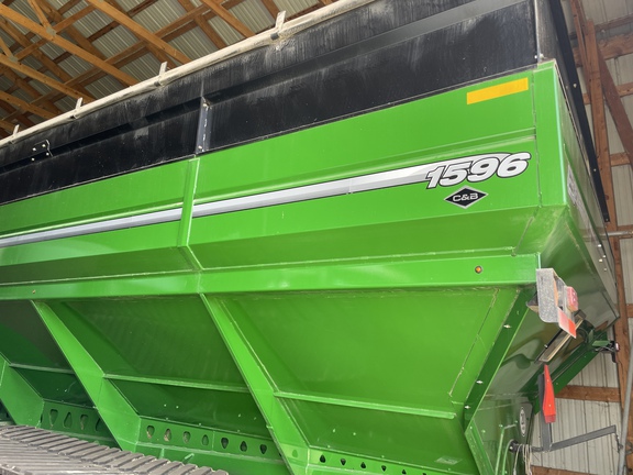 2022 Brent 1596 Grain Cart