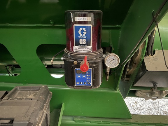 2022 Brent 1596 Grain Cart