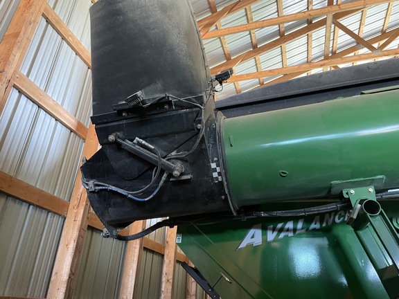 2022 Brent 1596 Grain Cart