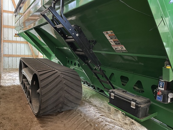 2022 Brent 1596 Grain Cart