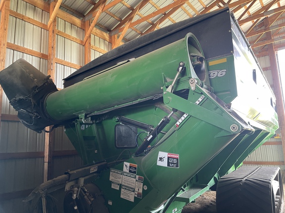 2022 Brent 1596 Grain Cart