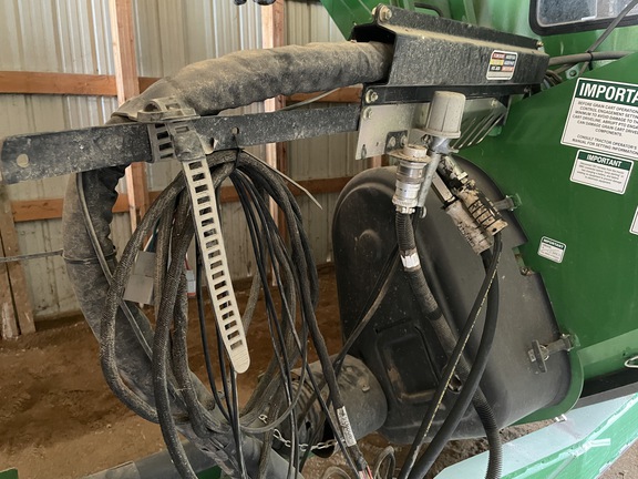 2022 Brent 1596 Grain Cart