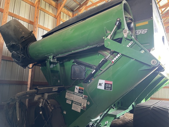 2022 Brent 1596 Grain Cart