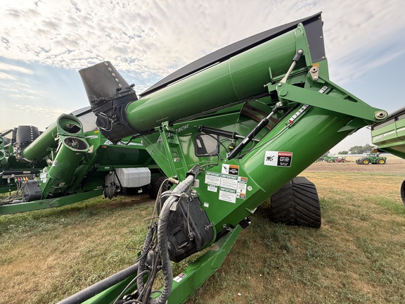 2022 Brent 1596 Grain Cart