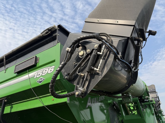 2022 Brent 1596 Grain Cart