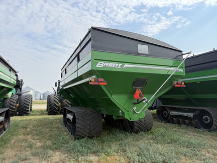 2022 Brent 1596 Grain Cart