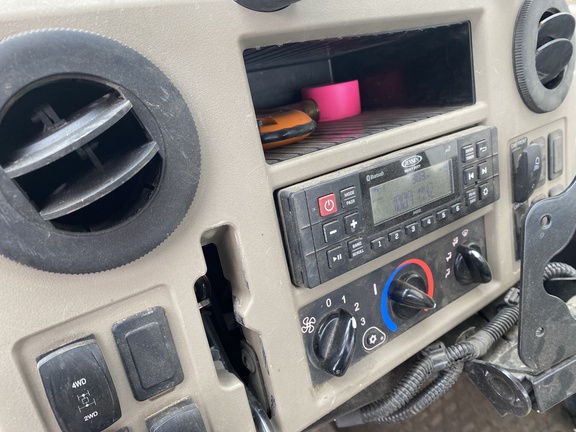 2024 John Deere XUV 835R ATV