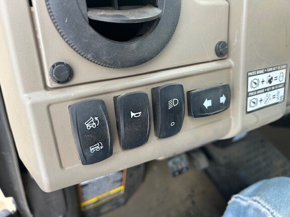 2024 John Deere XUV 835R ATV