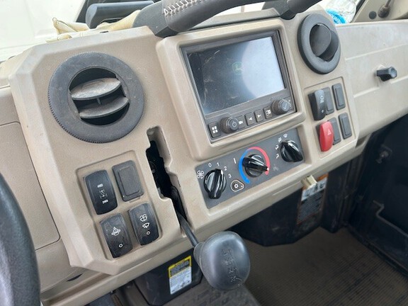 2024 John Deere XUV 835R ATV