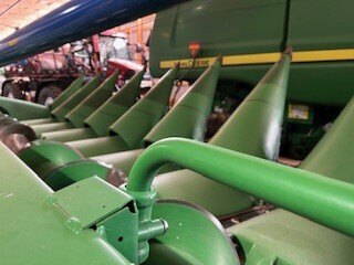 2010 John Deere 608C Header Corn Head